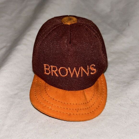 Cleveland Browns Small Coin Purse Shaped Like Snapback Hat‎ C3 - Picture 1 of 3